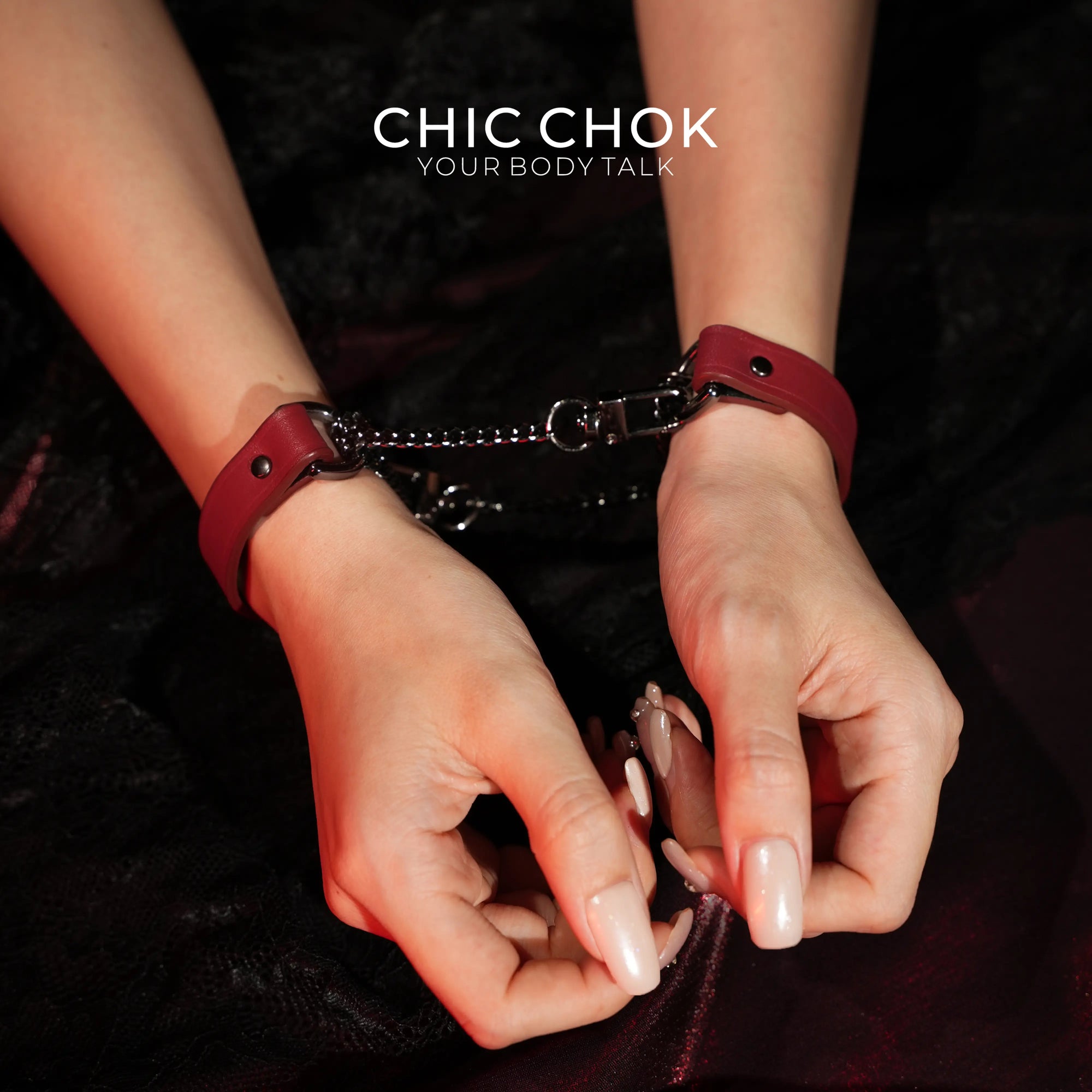 Breathless Handchain by CHICCHOK - Bracelet