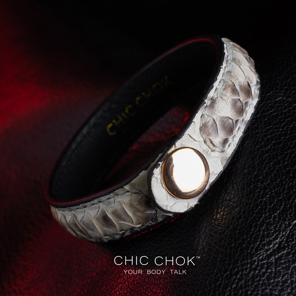 chicchok fashion bracelet, white leather texture design, retro copper metal rivets, elegant and wild.