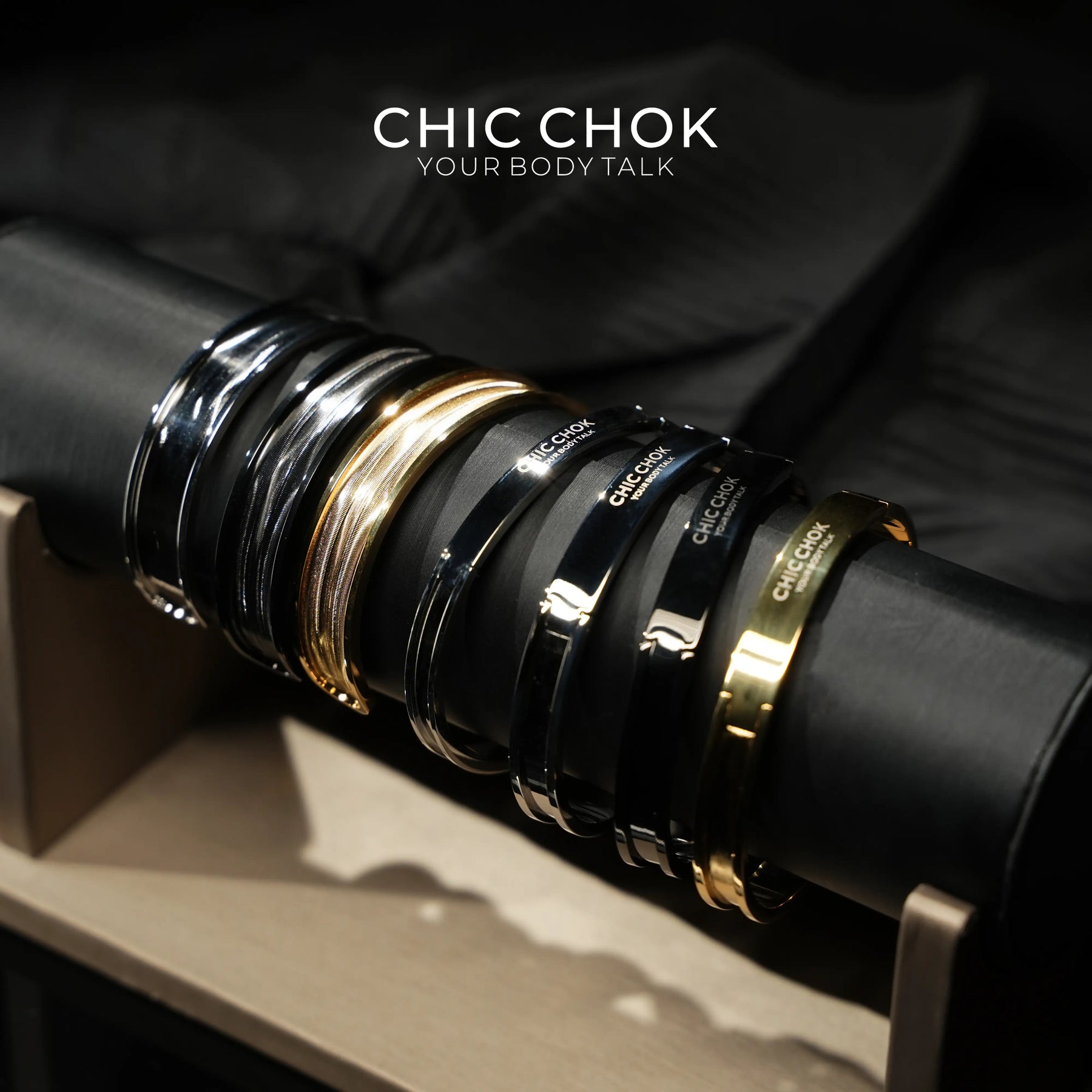 CHICCHOK Classic Close Bracelet Stainless Steel Subtle Stylish Non-Adjustable Bracelet