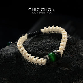 Thorn-Green Jade Eyes