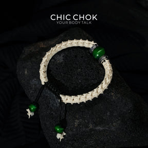 Thorn-Green Jade Eyes
