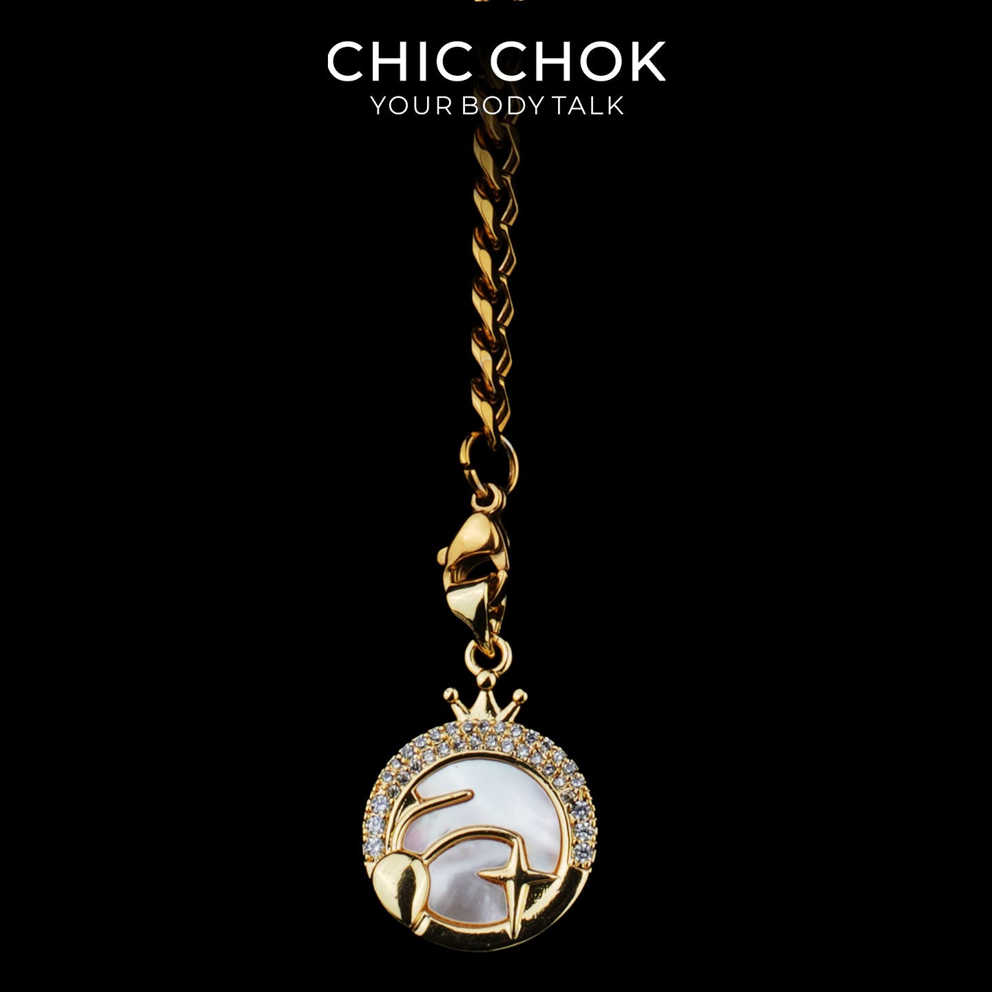 Collier cravate en Y Whispering Selene CHICCHOK | Chaîne dorée à maillons cubains en acier inoxydable avec cœur | Pendentif lune astrologique en nacre et strass décliné en 12 signes du zodiaque