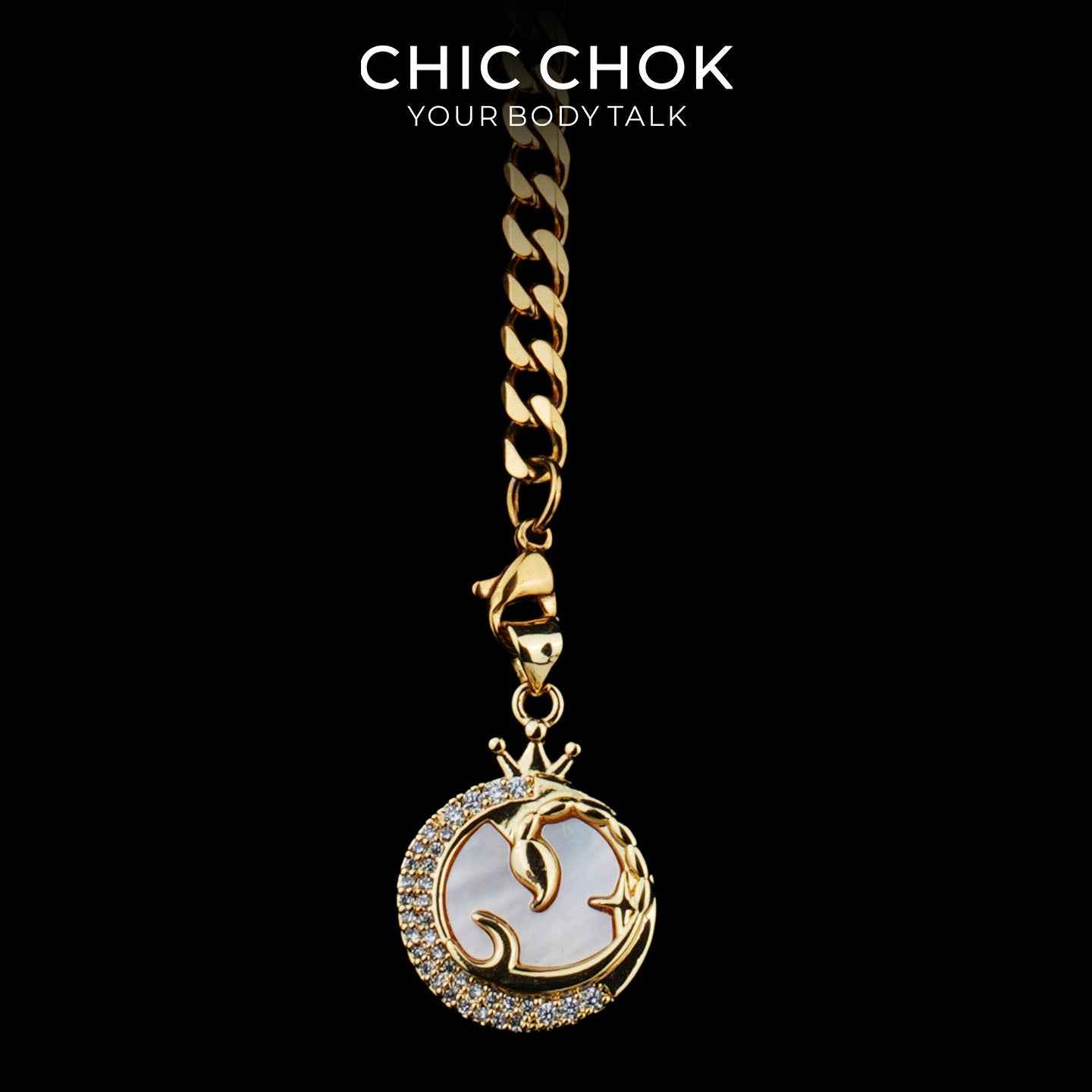 Collier cravate en Y Whispering Selene CHICCHOK | Chaîne dorée à maillons cubains en acier inoxydable avec cœur | Pendentif lune astrologique en nacre et strass décliné en 12 signes du zodiaque