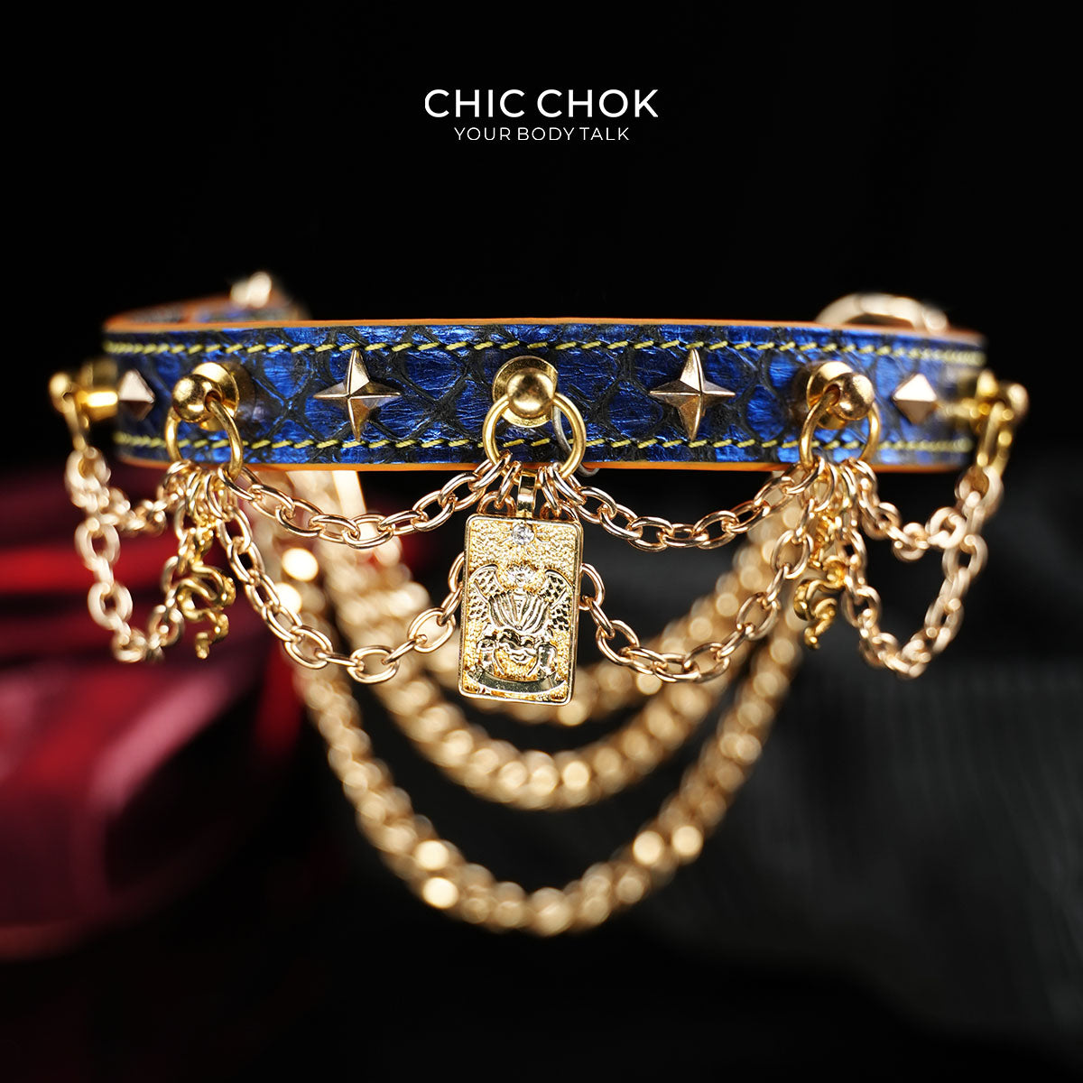 CHICCHOK Lover's Whisper | 블루 스네이크 타로 초커 | 레이어드 골드 고딕 네크리스