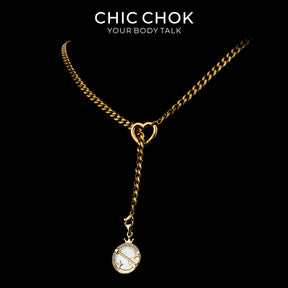 Collier cravate en Y Whispering Selene CHICCHOK | Chaîne dorée à maillons cubains en acier inoxydable avec cœur | Pendentif lune astrologique en nacre et strass décliné en 12 signes du zodiaque