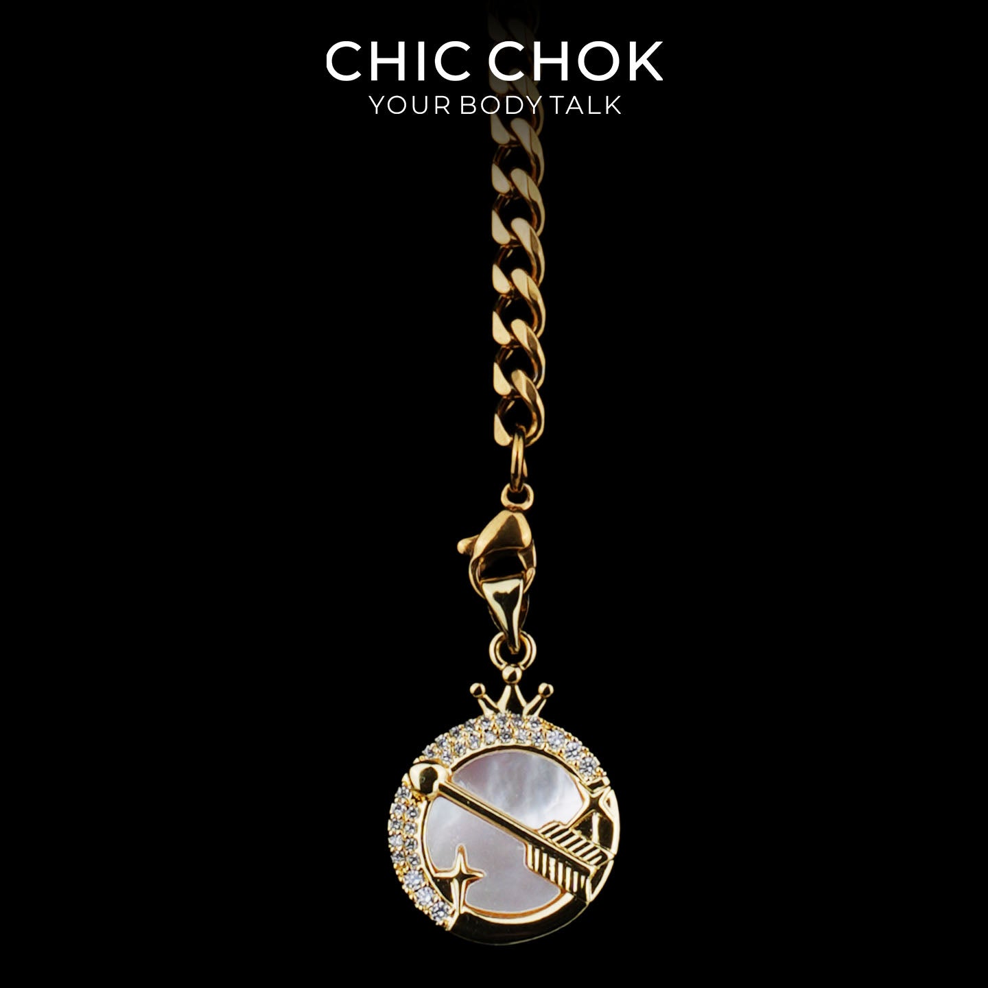 Collier cravate en Y Whispering Selene CHICCHOK | Chaîne dorée à maillons cubains en acier inoxydable avec cœur | Pendentif lune astrologique en nacre et strass décliné en 12 signes du zodiaque