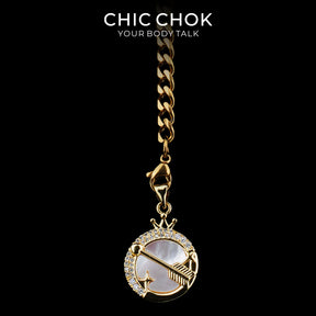Collier cravate en Y Whispering Selene CHICCHOK | Chaîne dorée à maillons cubains en acier inoxydable avec cœur | Pendentif lune astrologique en nacre et strass décliné en 12 signes du zodiaque