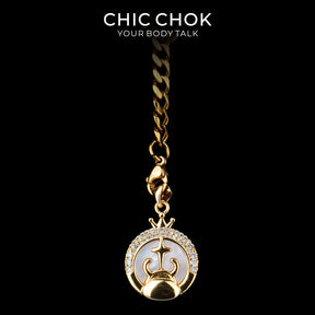 Collier cravate en Y Whispering Selene CHICCHOK | Chaîne dorée à maillons cubains en acier inoxydable avec cœur | Pendentif lune astrologique en nacre et strass décliné en 12 signes du zodiaque