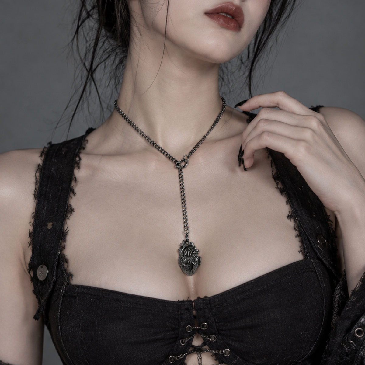 CHICCHOK Falling Heart Lariat Necklace | Anatomical Heart Pendant Stainless Steel Y-Necklace | Dark Gothic Subversive Body Jewelry