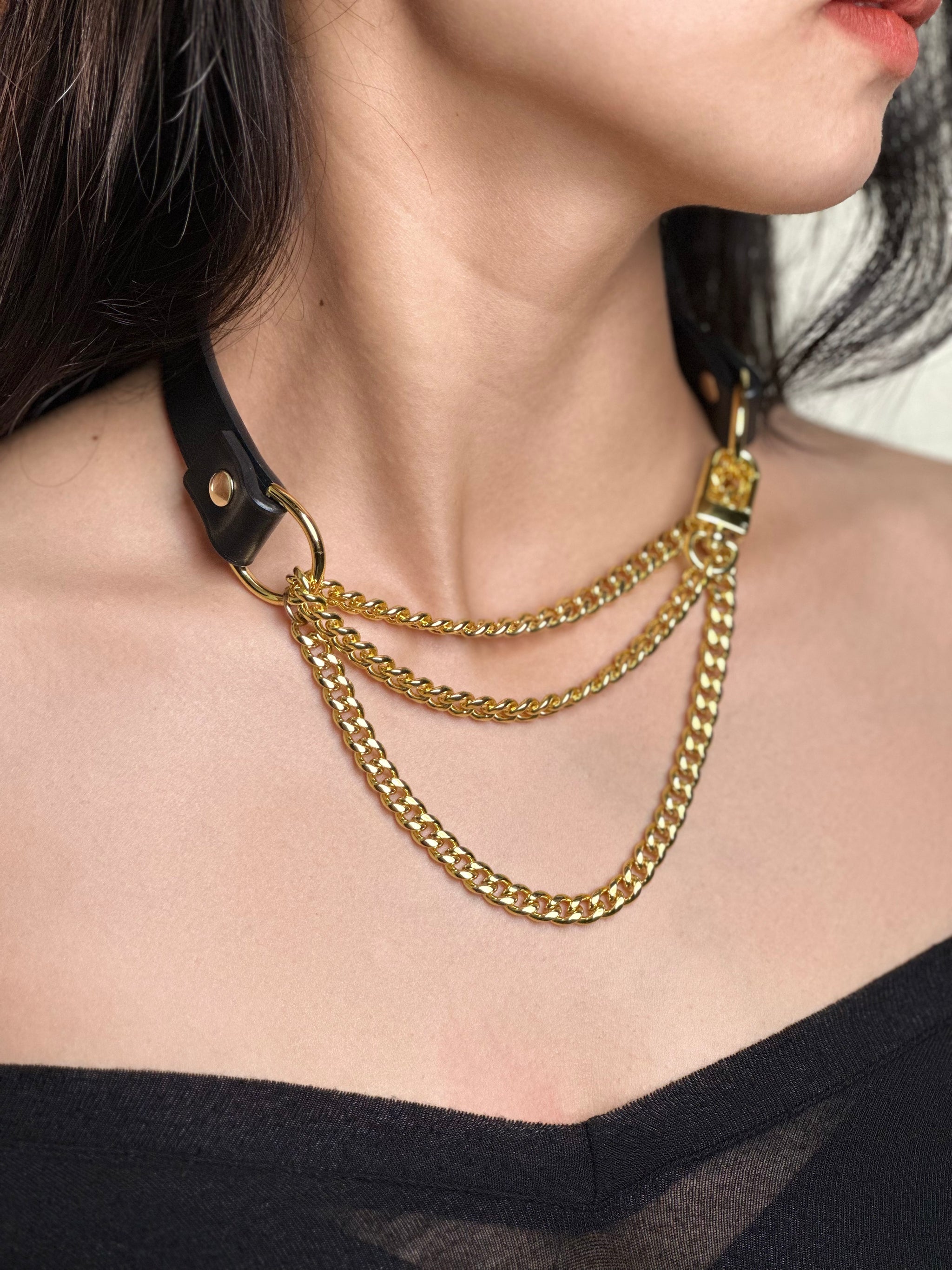 CHICCHOK [Breathless] Pulling Fashion and Fun Choker