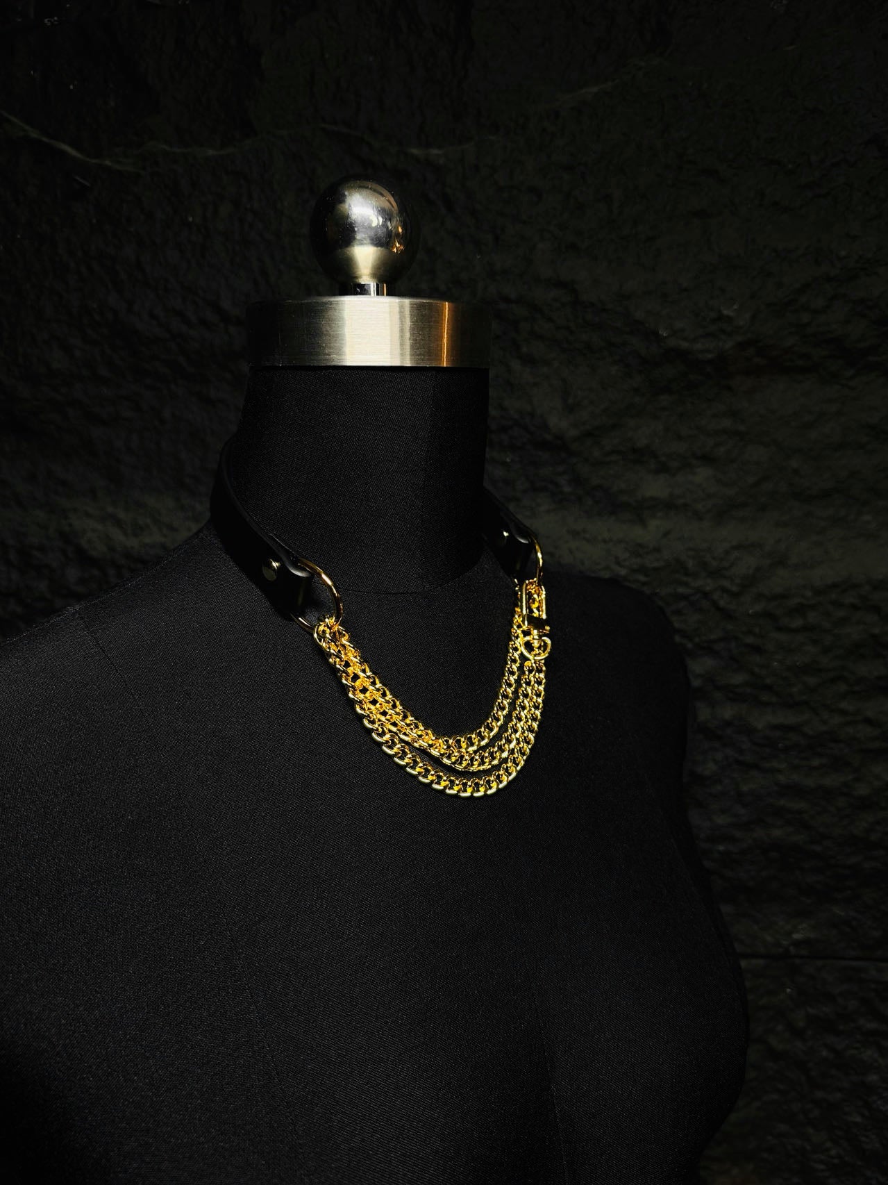 CHICCHOK [Breathless] Pulling Fashion and Fun Choker