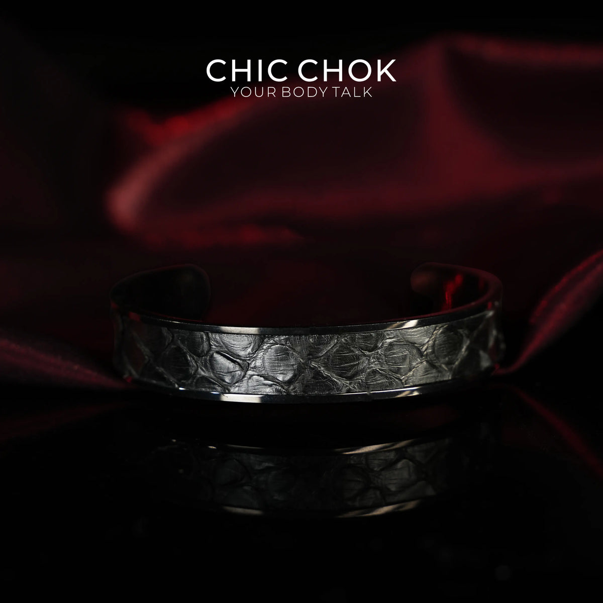 CHICCHOK Classic Close Bracelet Stainless Steel Subtle Stylish Non-Adjustable Bracelet