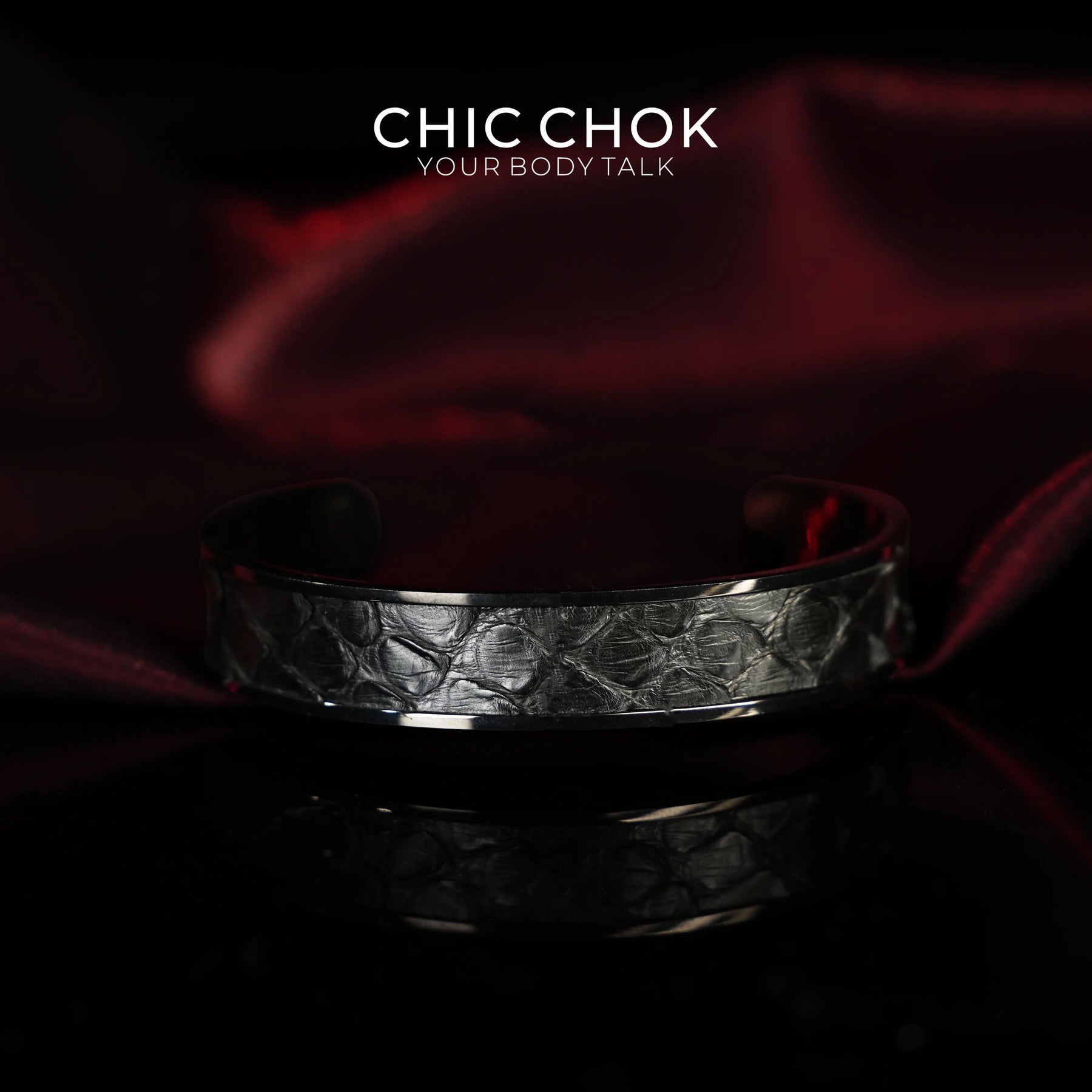 CHICCHOK Classic Close Bracelet Stainless Steel Subtle Stylish Non-Adjustable Bracelet