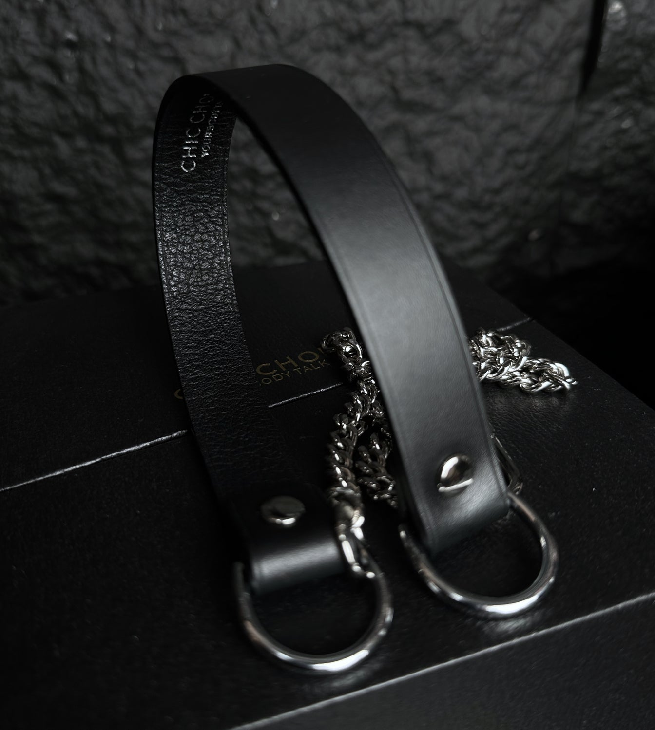 chicchok breathless choker black silver