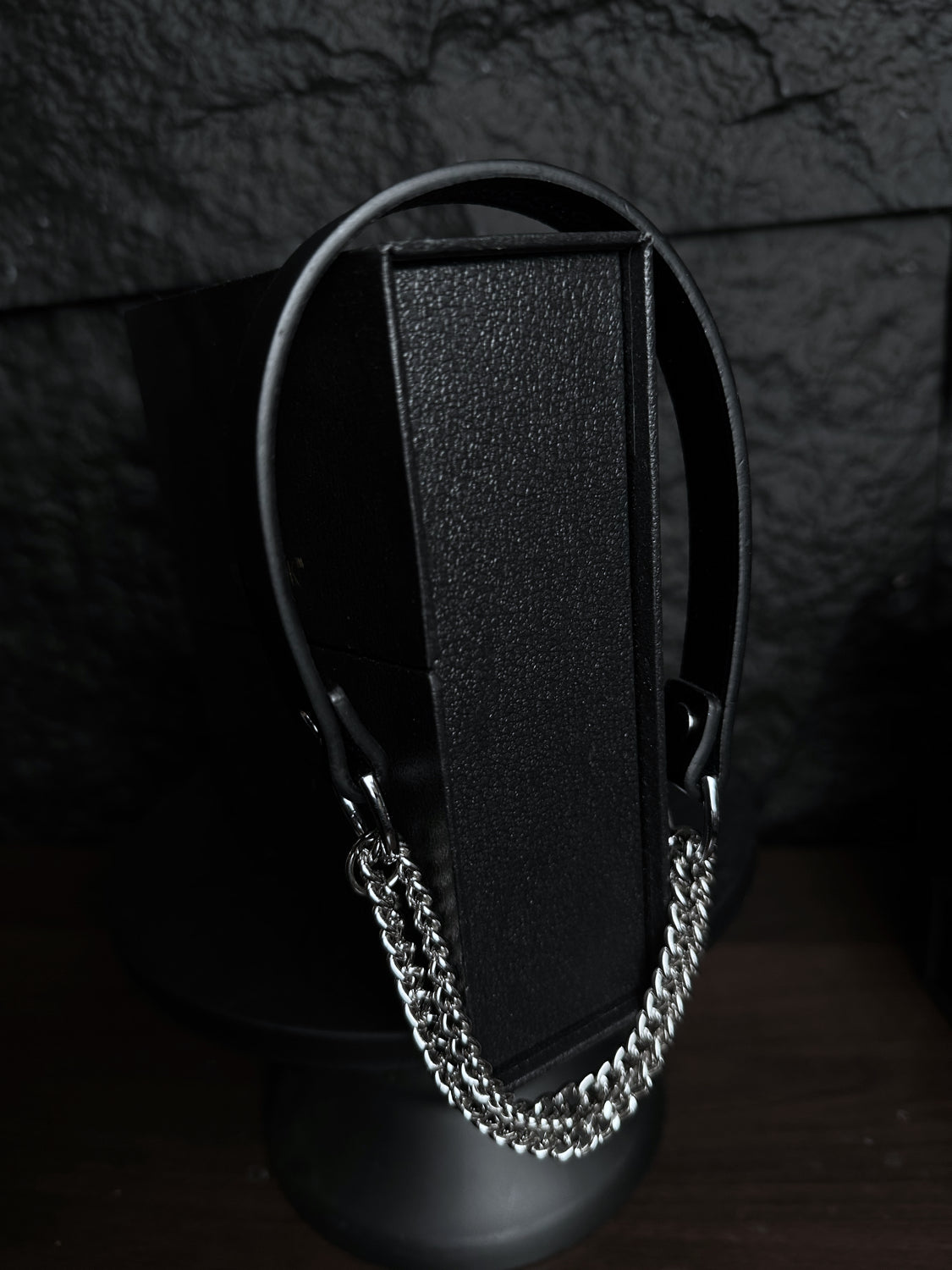 chicchok breathless choker black silver