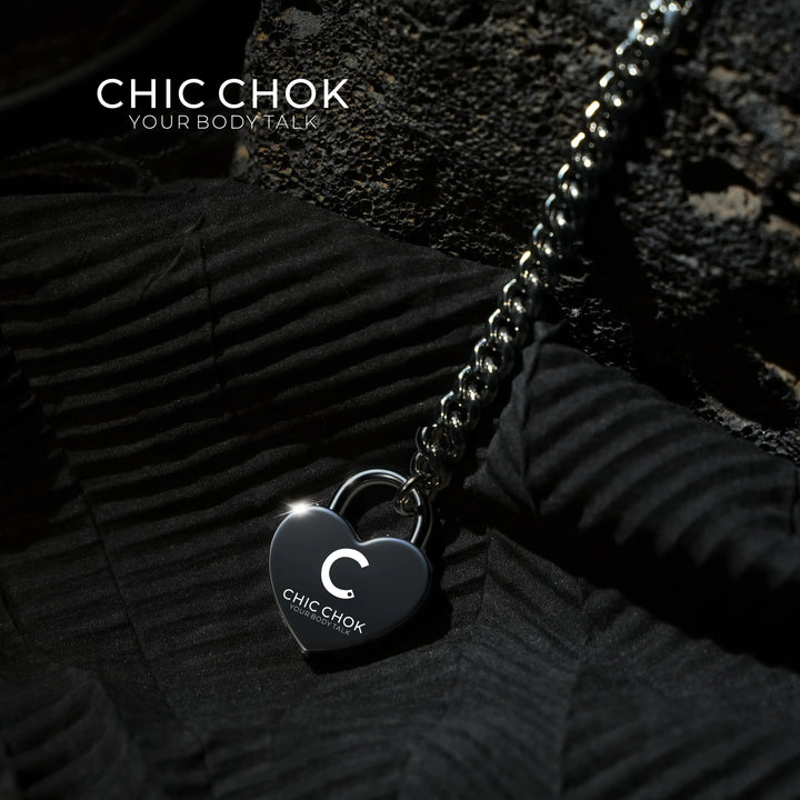CHICCHOK [Breathless] Black Pull Chain Choker with Love Lock