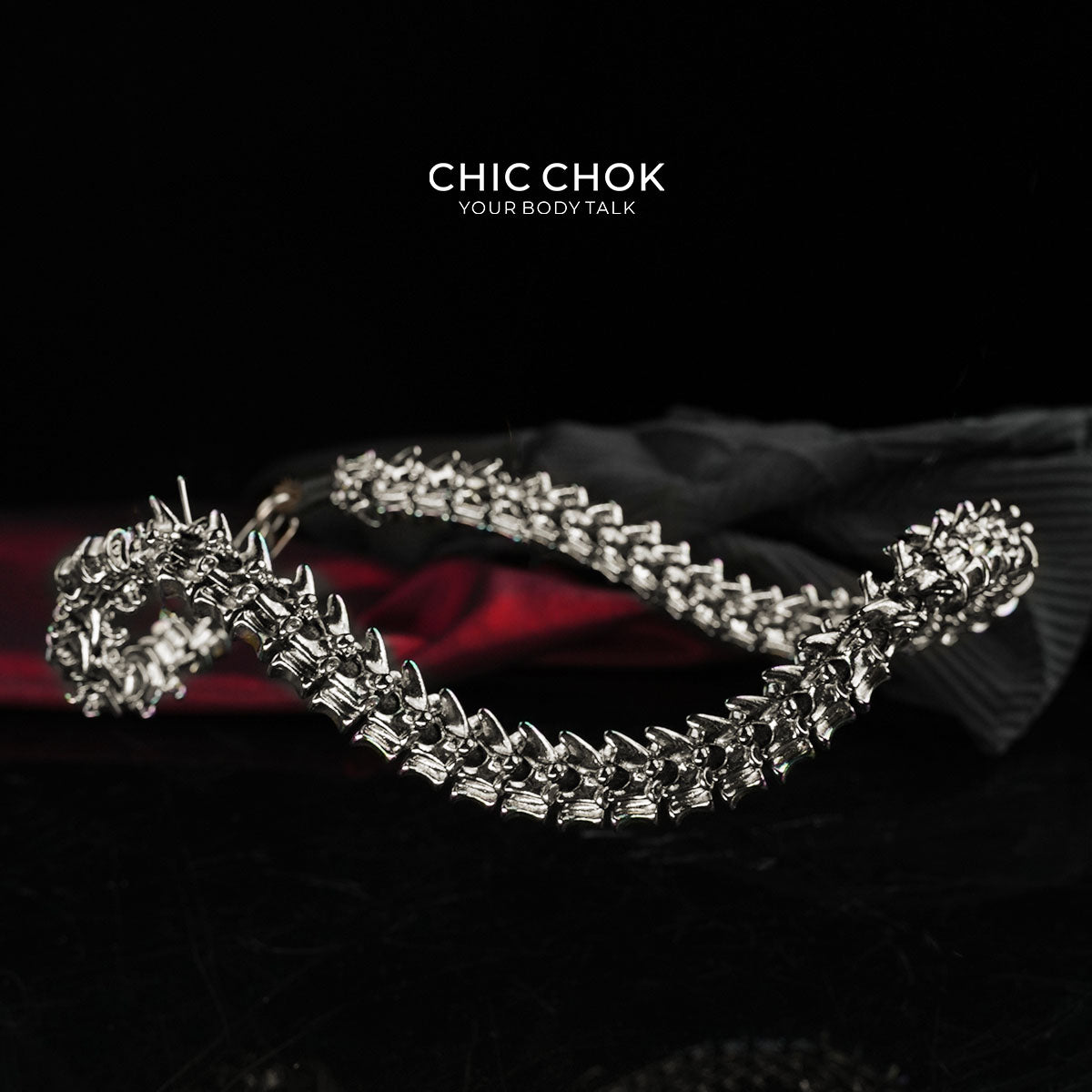 CHICCHOK Dragon Bone Choker