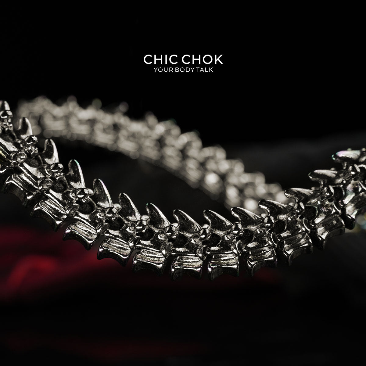 CHICCHOK Dragon Bone Choker