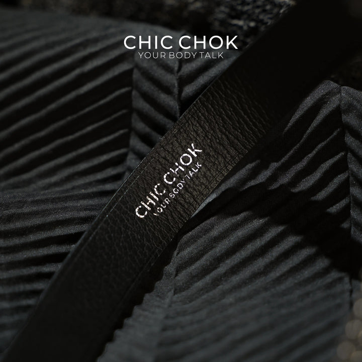 CHICCHOK [Breathless] Black Pull Chain Choker with Love Lock