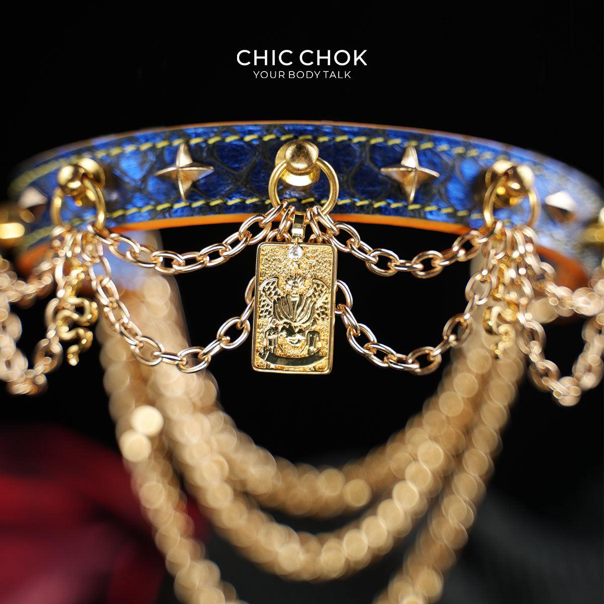 CHICCHOK Lover's Whisper | 블루 스네이크 타로 초커 | 레이어드 골드 고딕 네크리스