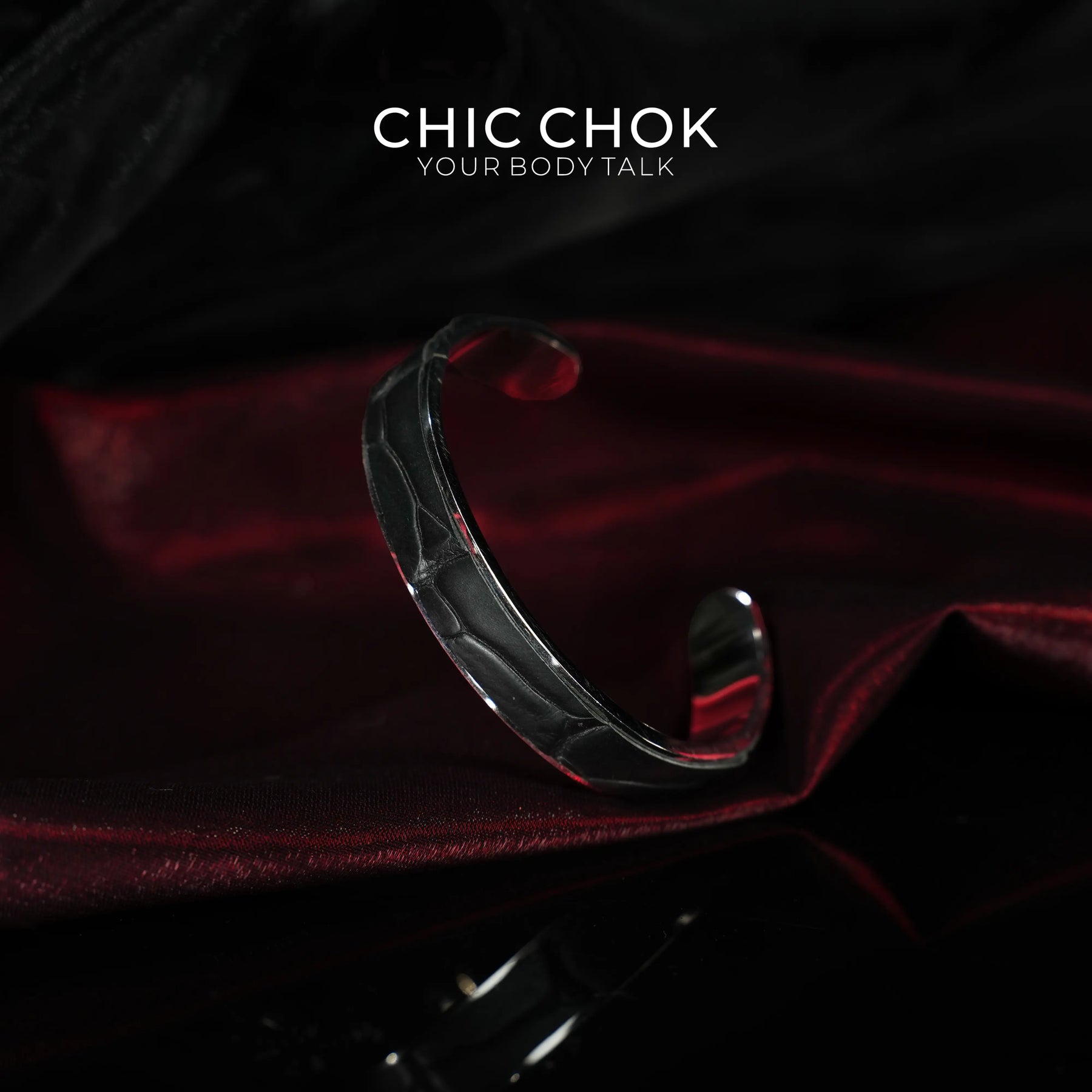 CHICCHOK Classic Close Bracelet Stainless Steel Subtle Stylish Non-Adjustable Bracelet