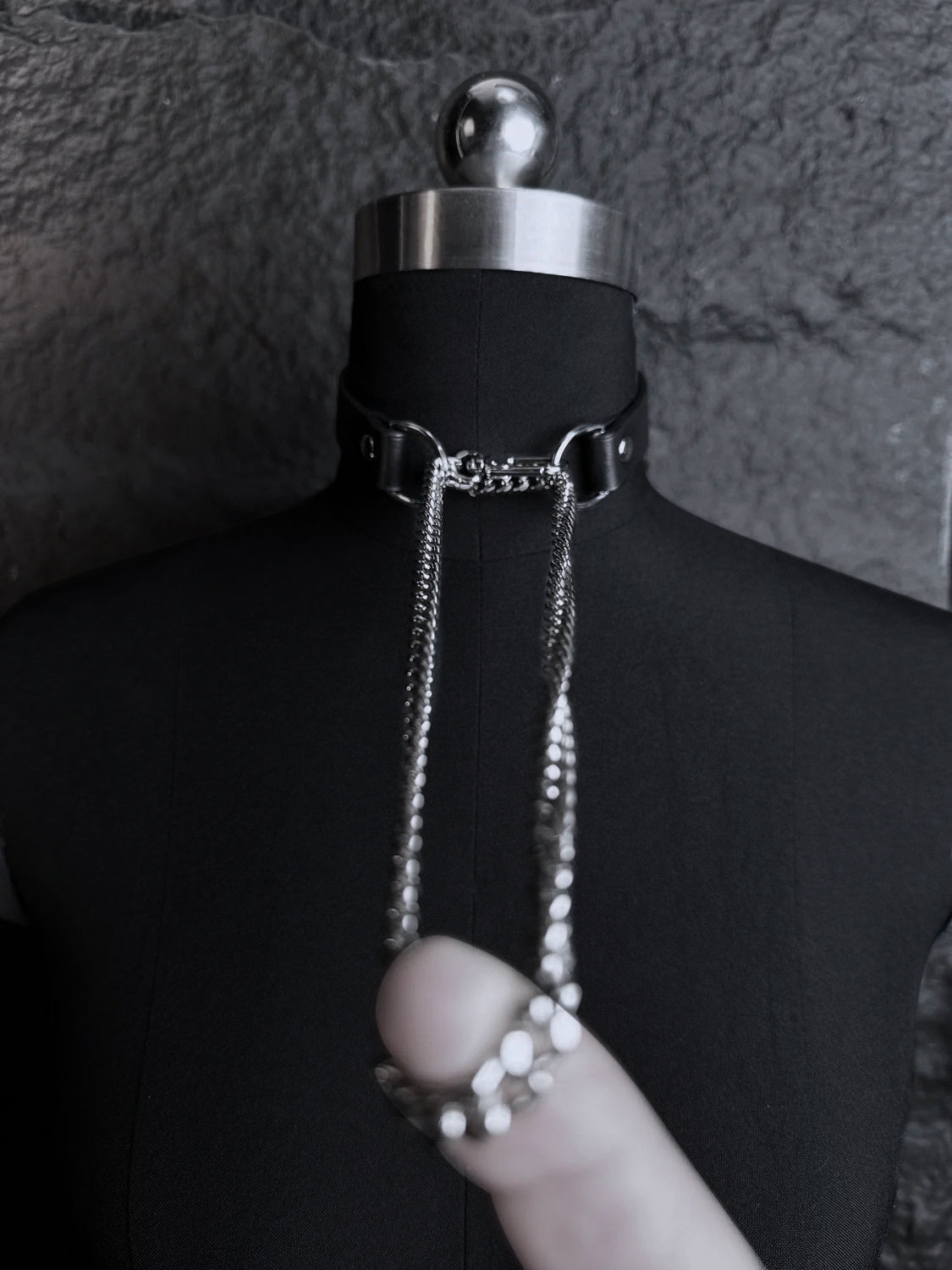 CHICCHOK [Breathless] Pulling Fashion and Fun Choker