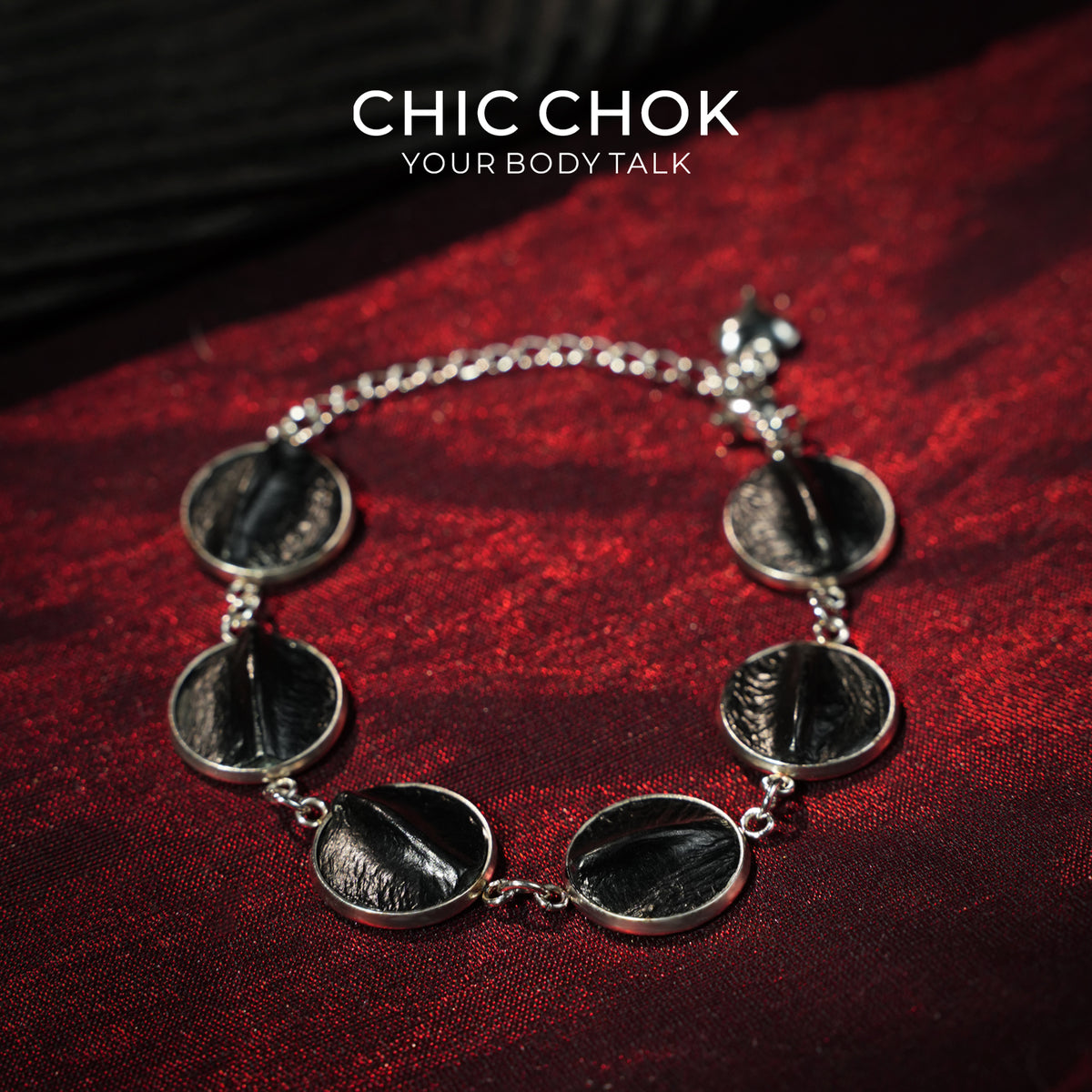 CHIC CHOK The Crocodile’s Stillness: Textured Scale Link Bracelet