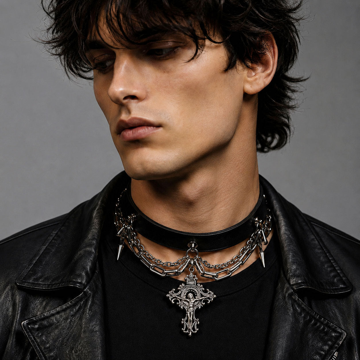 CHICCHOK Breathless and Redemption, girocollo in vera pelle | Collare gotico con pendente a croce spinata | Gioiello-armatura di lusso dallo stile techwear sovversivo