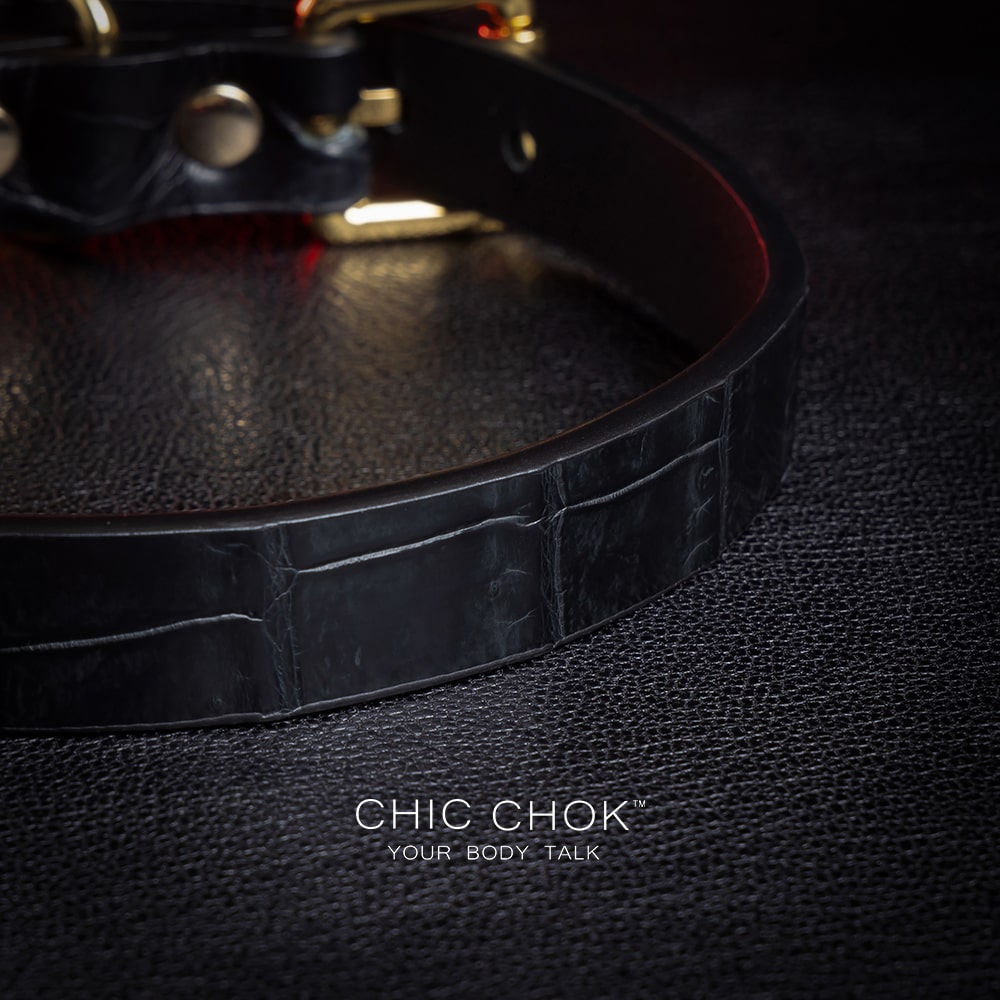 Rose Gold hardware belt design&nbsp;bracelet, solid looking yet comfortable feeling while wearing it. Day wear bracelet matches casual or formal dress.