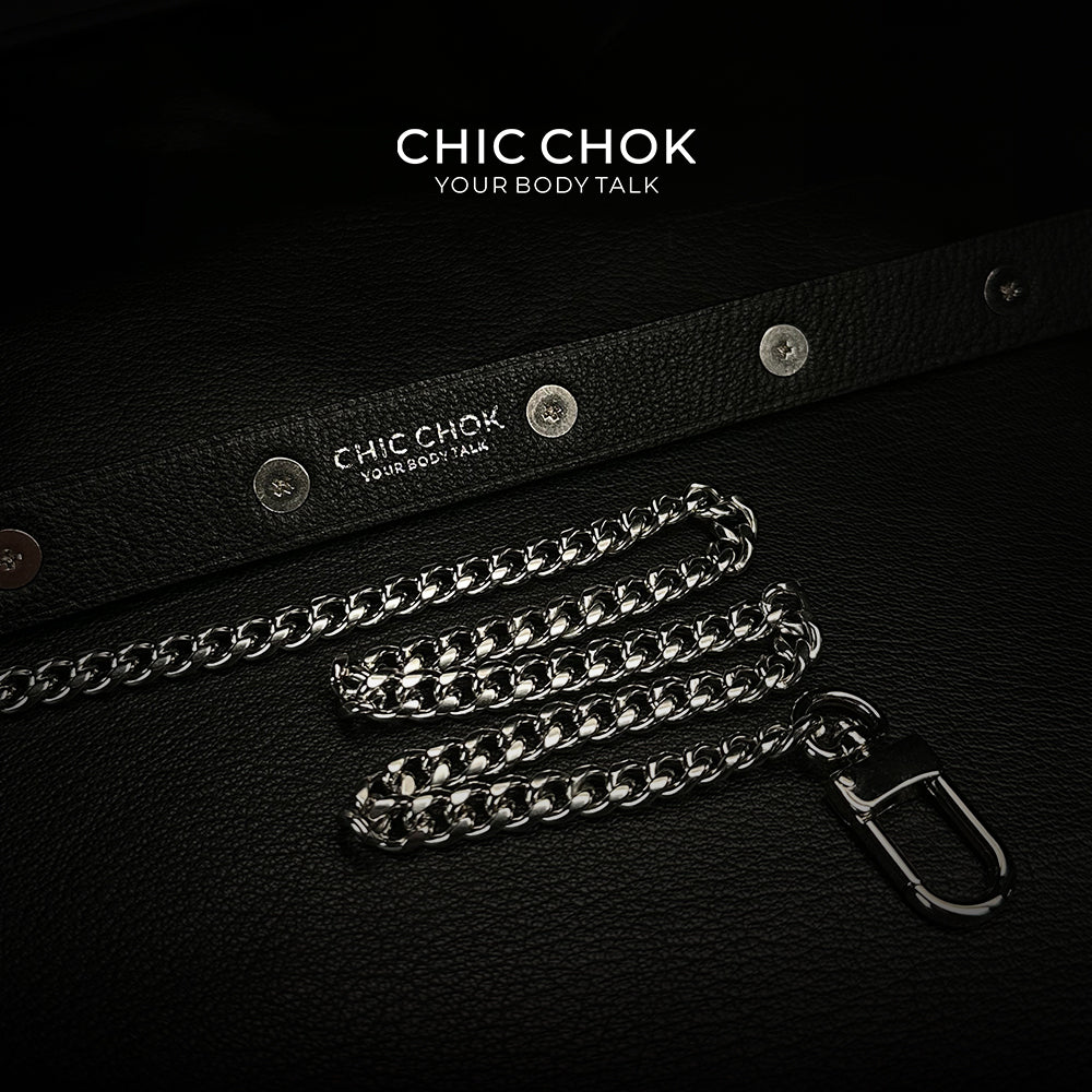 Adjustable spiked choker with intense silver spikes, perfect for alternative fashion.