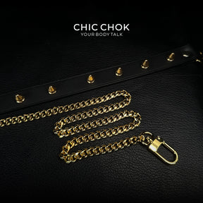 Adjustable spiked choker with intense silver spikes, perfect for alternative fashion.