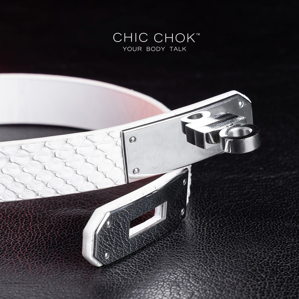 CHICCHOK-choker minimalism with Intricacy white collar handmade