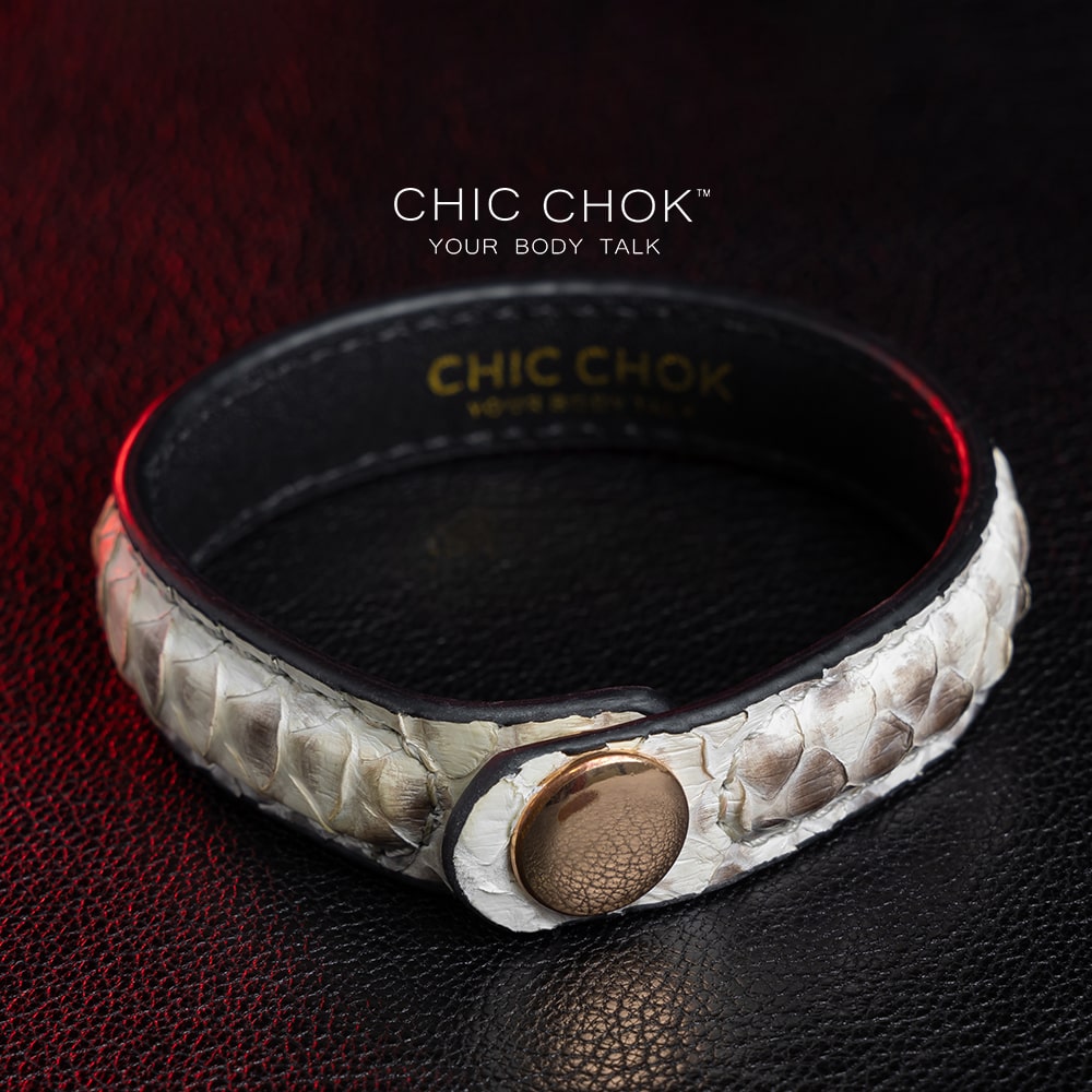 chicchok fashion bracelet, white leather texture design, retro copper metal rivets, elegant and wild.