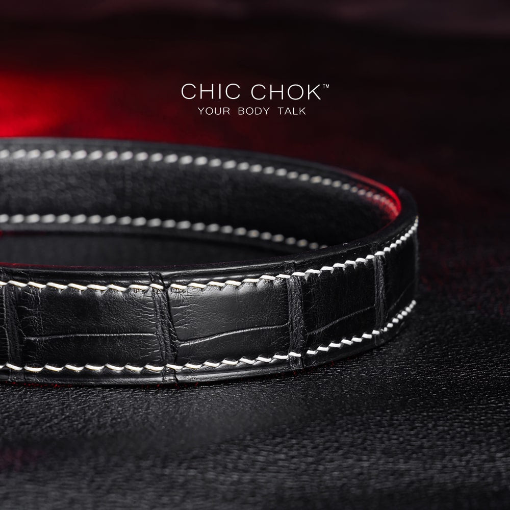 chicchok North American Alligator Collar Black crocodile leather with white knitted thread, hand-knitted to create a striking black and white combination