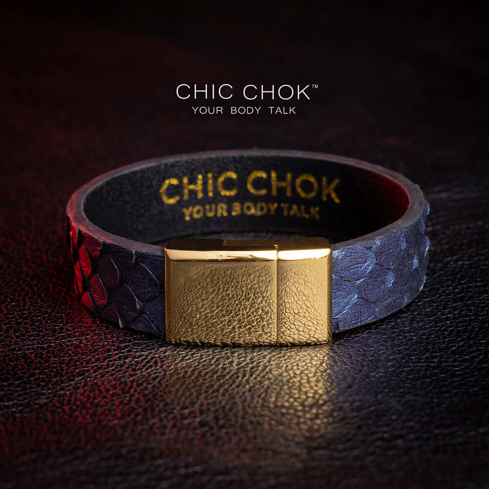 chicchok Tipsy Bracelet Genuine cowhide leather bracelet with snakeskin texture and gold Kelly buckle