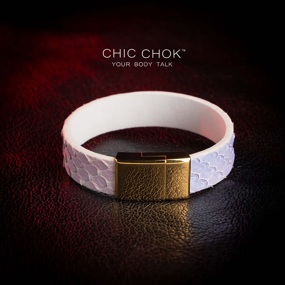 chicchok Tipsy Bracelet Genuine cowhide leather bracelet with snakeskin texture and gold Kelly buckle